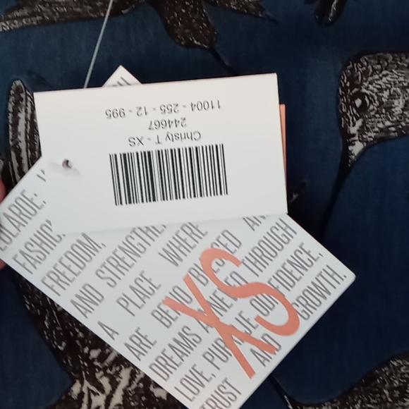 LuLaRoe Christy T Hummingbirds XS NWT - Picture 4 of 5